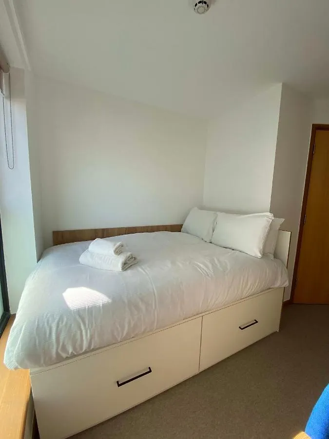 イン Regency Hall Smart Cheltenham Ensuite Rooms A イギリス